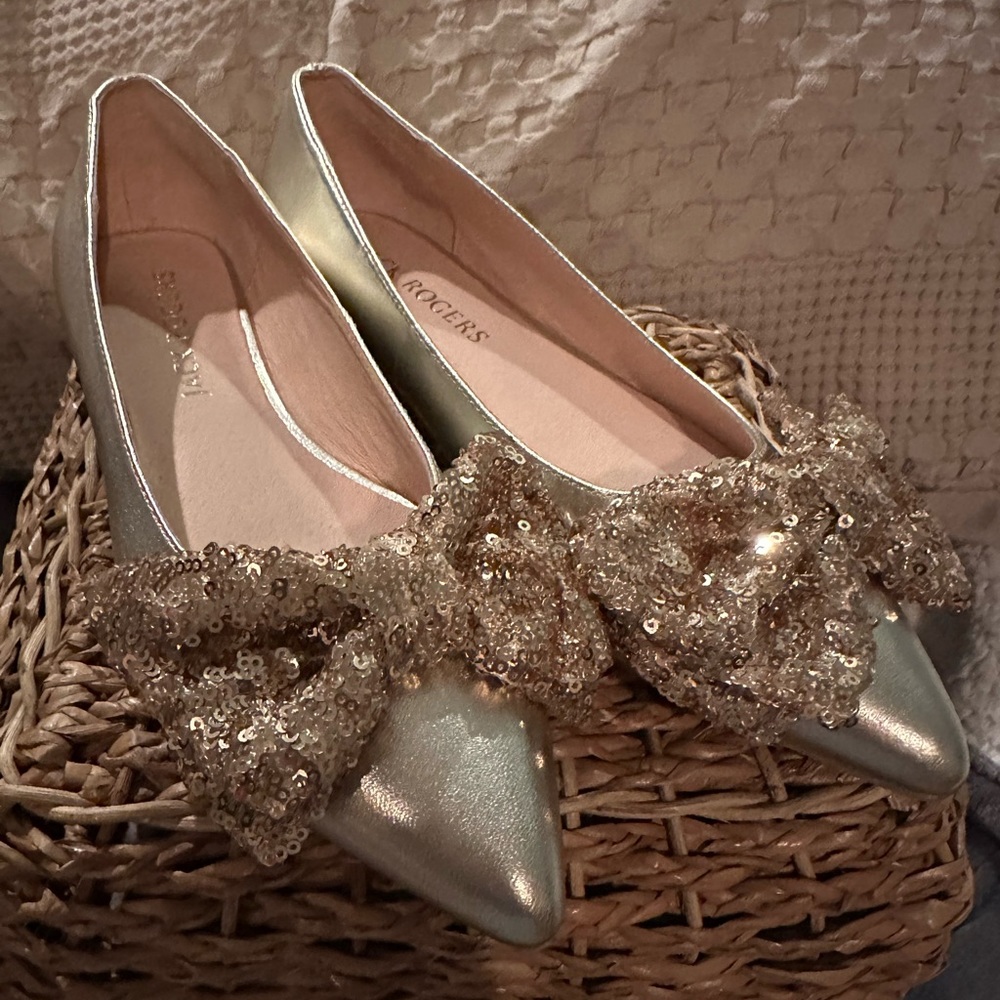 Jack Rogers gold bow flats size 9.5
